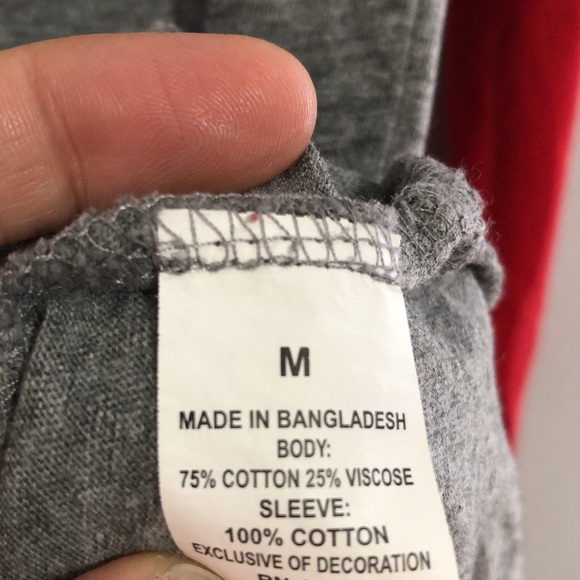 🌲 “Naughty, Nice, No Comment” Women’s Grey and Red Baseball Tee size Medium - Picture 6 of 8